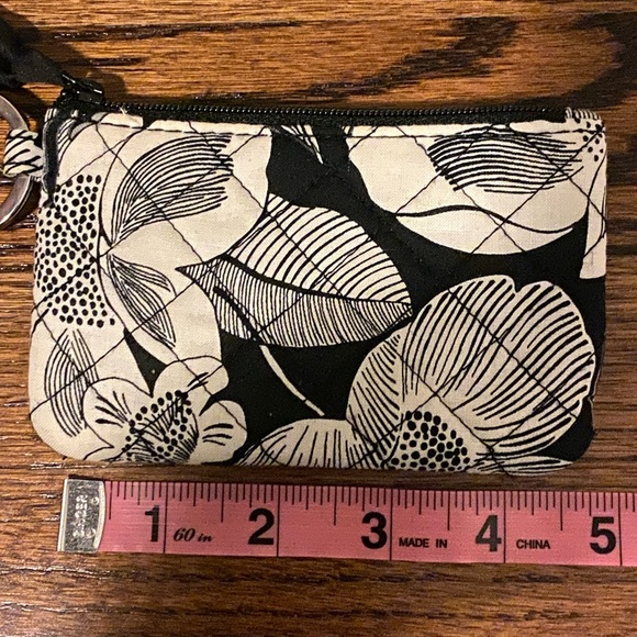Vera Bradley Zip ID‎ Case Black & White
Silver Hardware - Picture 3 of 5